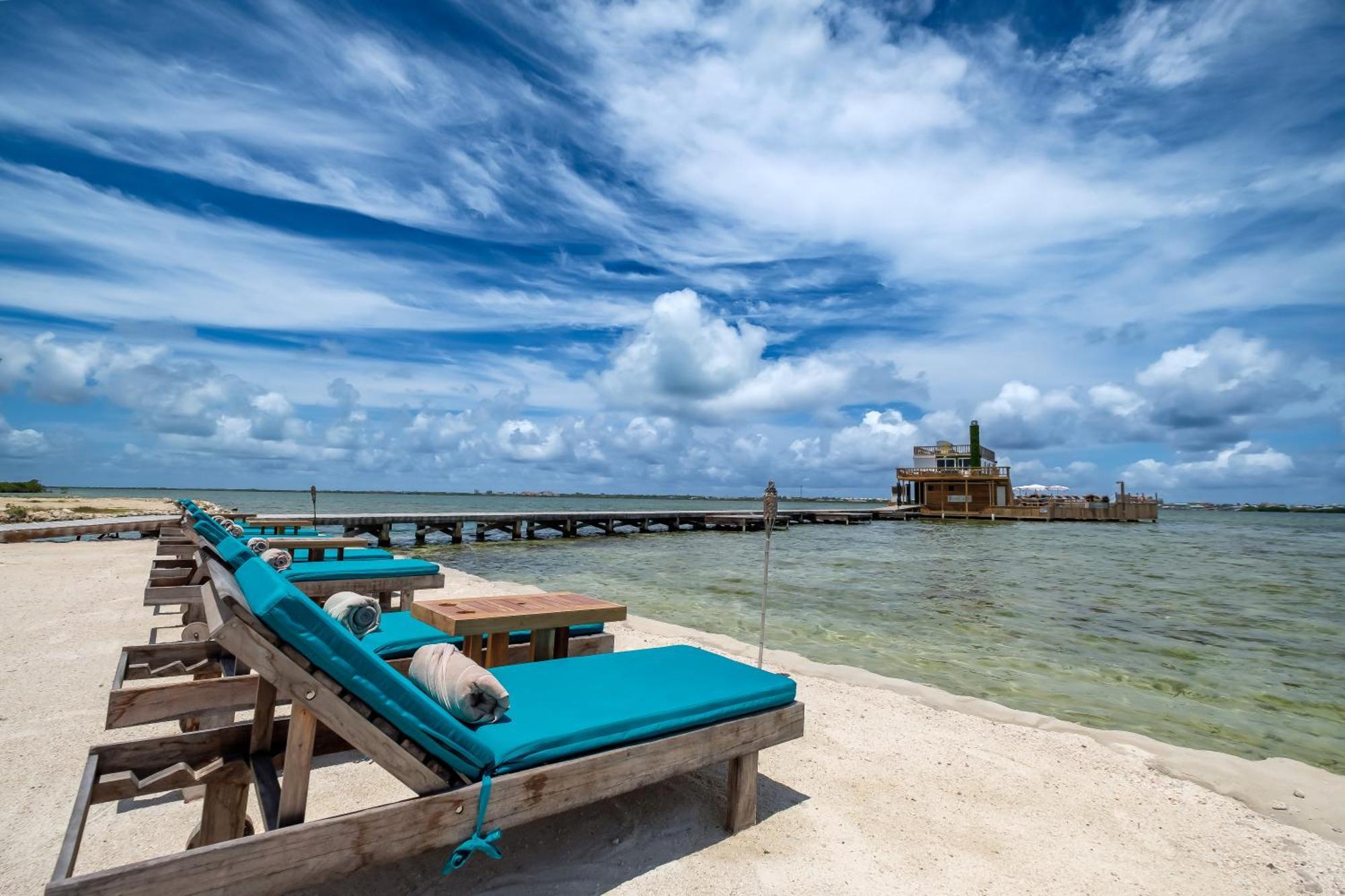 Aruna Resort & Villas サン・ペドロ エクステリア 写真